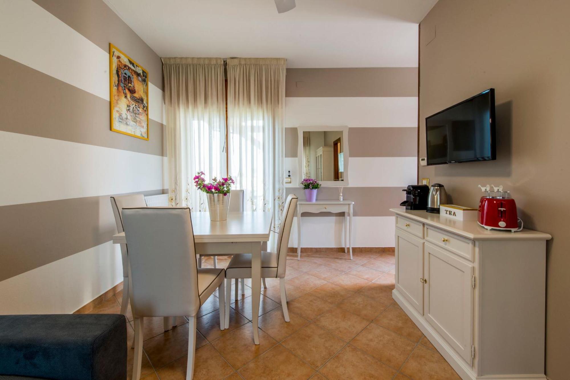 Italianflat - Peschiera Residence Песк'єра-дель-Гарда Екстер'єр фото